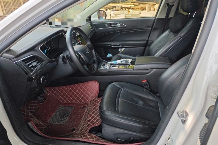 Used Ford Taurus 2017 EcoBoost 245 Fashion Edition Left Front Seat