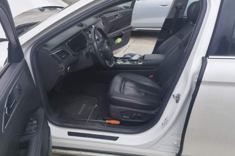 Used Ford Taurus 2017 EcoBoost 245 Fashion Edition Left Front Seat