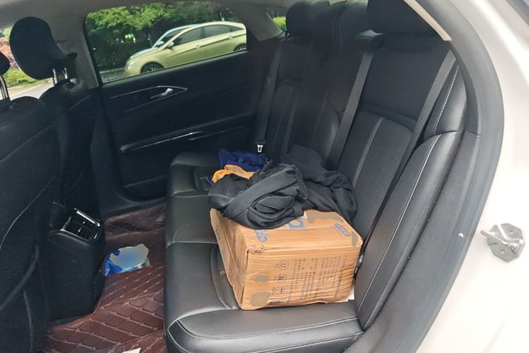 Used Ford Taurus 2017 EcoBoost 245 Fashion Edition Left Rear Seat