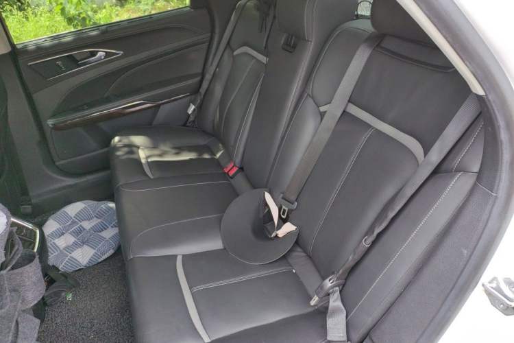 Used Ford Taurus 2017 EcoBoost 245 Flagship Model Left Rear Seat