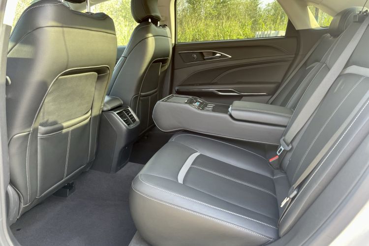 Used Ford Taurus 2017 EcoBoost 245 Luxury Model Left Rear Seat