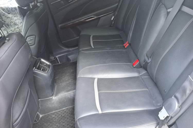 Used Ford Taurus 2017 EcoBoost 325 V6 Flagship Model Left Rear Seat