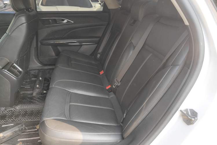 Used Ford Taurus 2017 EcoBoost 245 Fashion Edition Left Rear Seat