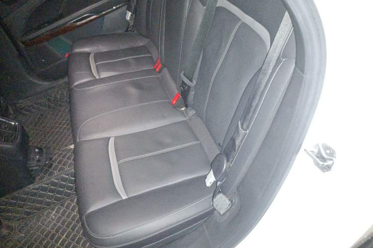 Used Ford Taurus 2017 EcoBoost 325 V6 Flagship Model Left Rear Seat