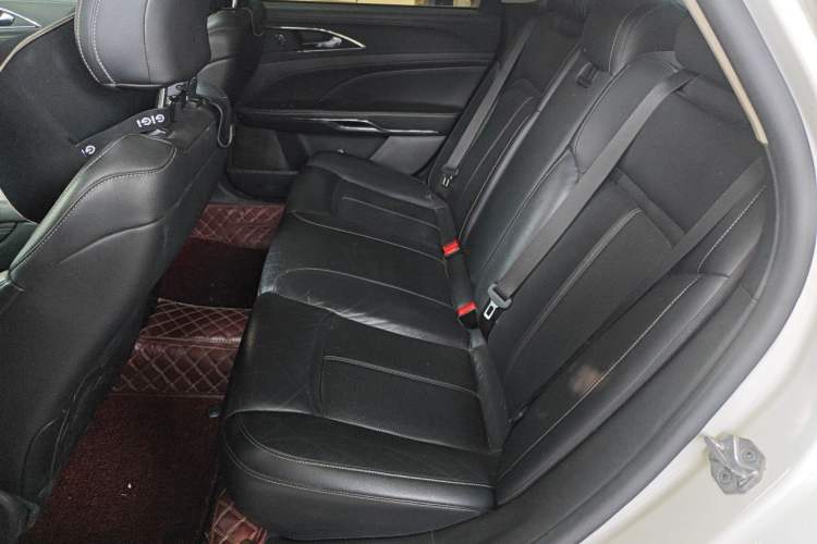 Used Ford Taurus 2017 EcoBoost 245 Fashion Edition Left Rear Seat