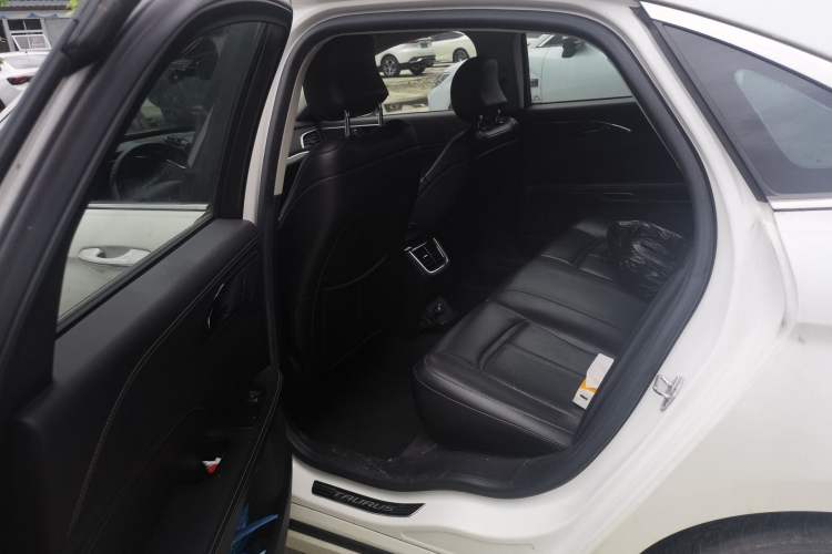 Used Ford Taurus 2017 EcoBoost 245 Fashion Edition Left Rear Seat