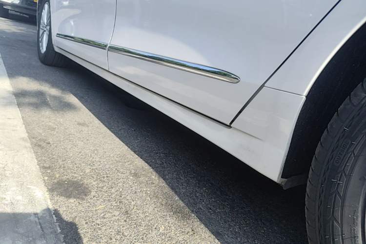 Used Ford Taurus 2017 EcoBoost 245 Fashion Edition Left Side Sill