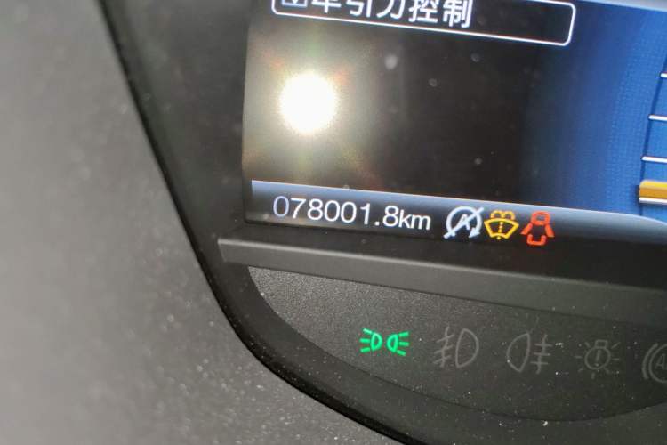 Used Ford Taurus 2017 EcoBoost 245 Luxury Model Odometer Close Up