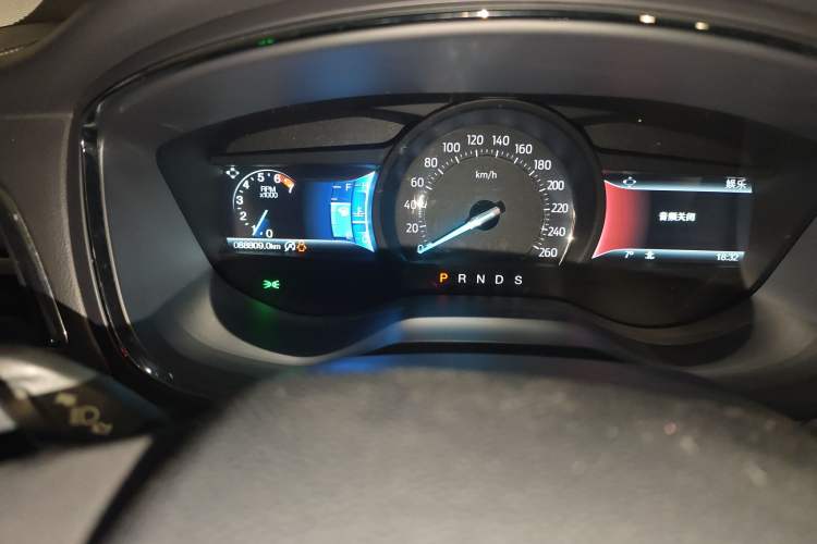 Used Ford Taurus 2017 EcoBoost 245 Fashion Edition Odometer Close Up