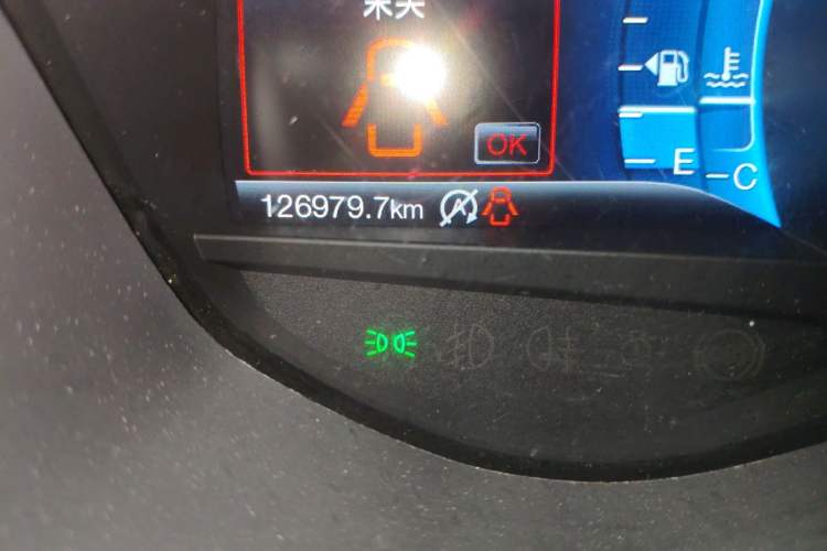 Used Ford Taurus 2017 EcoBoost 245 Luxury Model Odometer Close Up