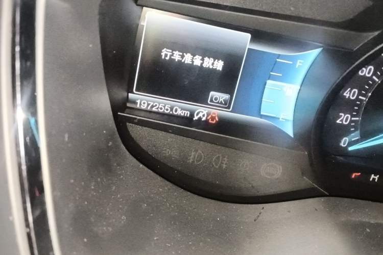 Used Ford Taurus 2017 EcoBoost 245 Fashion Edition Odometer Close Up