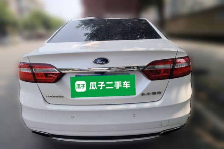 Used Ford Taurus 2017 EcoBoost 245 Fashion Edition Rear