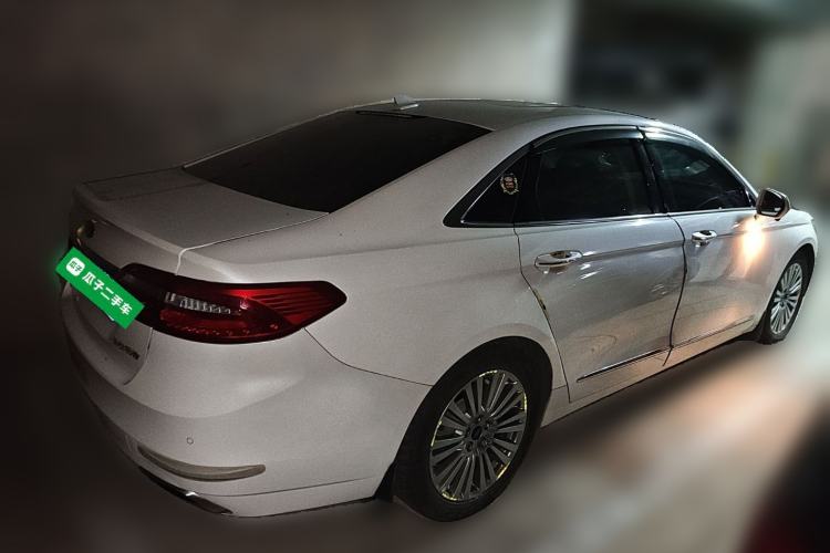 Used Ford Taurus 2017 EcoBoost 245 Luxury Model Rear Right 45 Deg