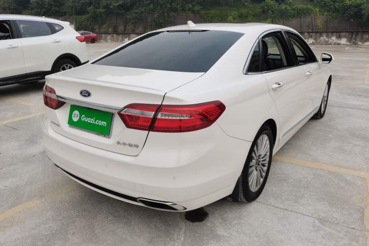 Used Ford Taurus 2017 EcoBoost 245 Luxury Model Rear Right 45 Deg