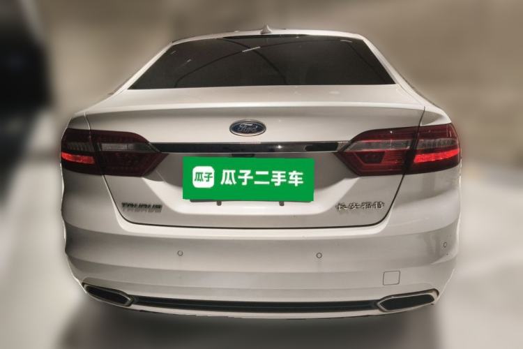 Used Ford Taurus 2017 EcoBoost 245 Fashion Edition Rear