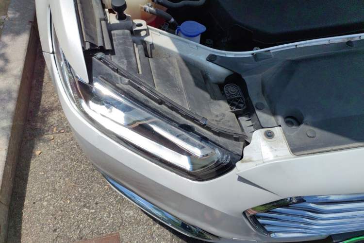 Used Ford Taurus 2017 EcoBoost 245 Flagship Model Right Front Headlight