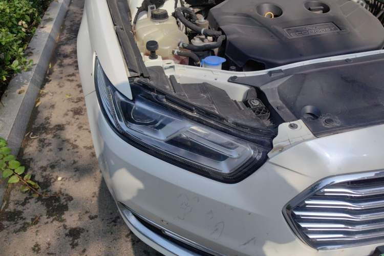 Used Ford Taurus 2017 EcoBoost 245 Flagship Model Right Front Headlight