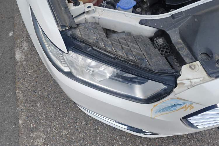 Used Ford Taurus 2017 EcoBoost 245 Fashion Edition Right Front Headlight