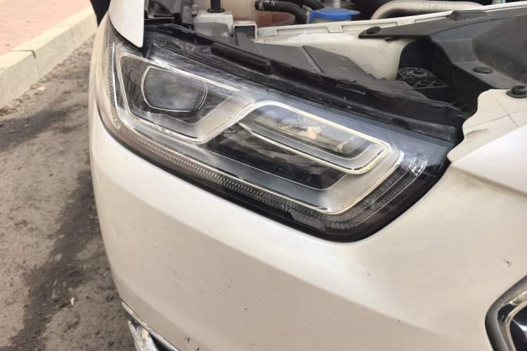 Used Ford Taurus 2017 EcoBoost 325 V6 Flagship Model Right Front Headlight