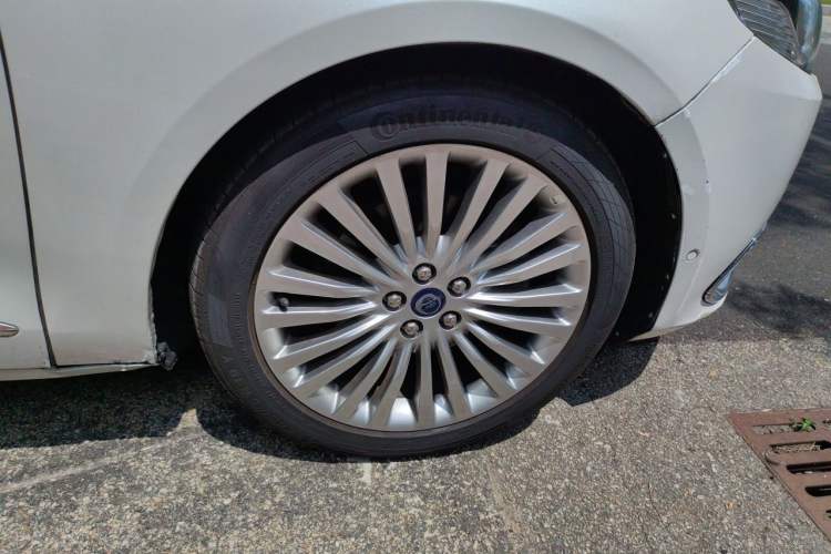Used Ford Taurus 2017 EcoBoost 245 Flagship Model Right Front Wheel Hub