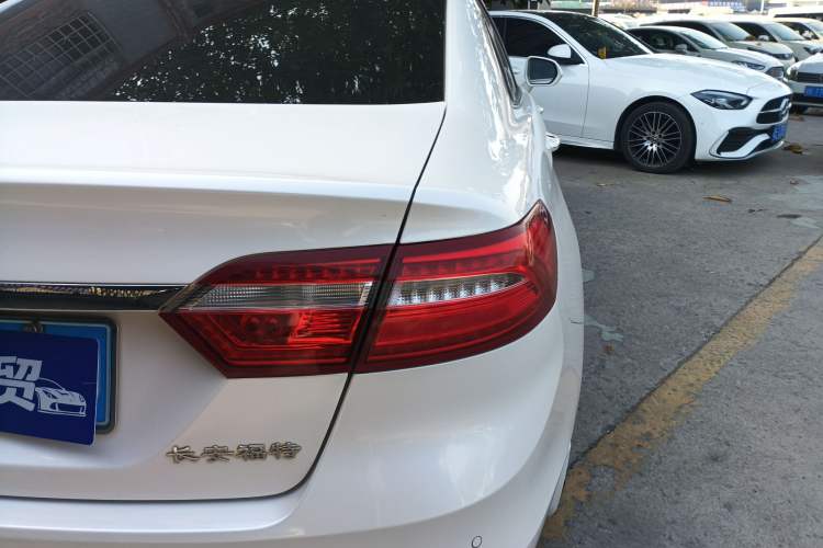 Used Ford Taurus 2017 EcoBoost 245 Luxury Model Right Rear Taillight