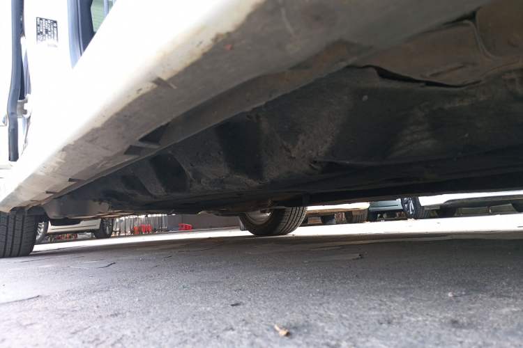 Used Ford Taurus 2017 EcoBoost 245 Luxury Model Right Side Sill