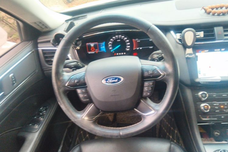 Used Ford Taurus 2017 EcoBoost 180 Luxury Model Steering Wheel