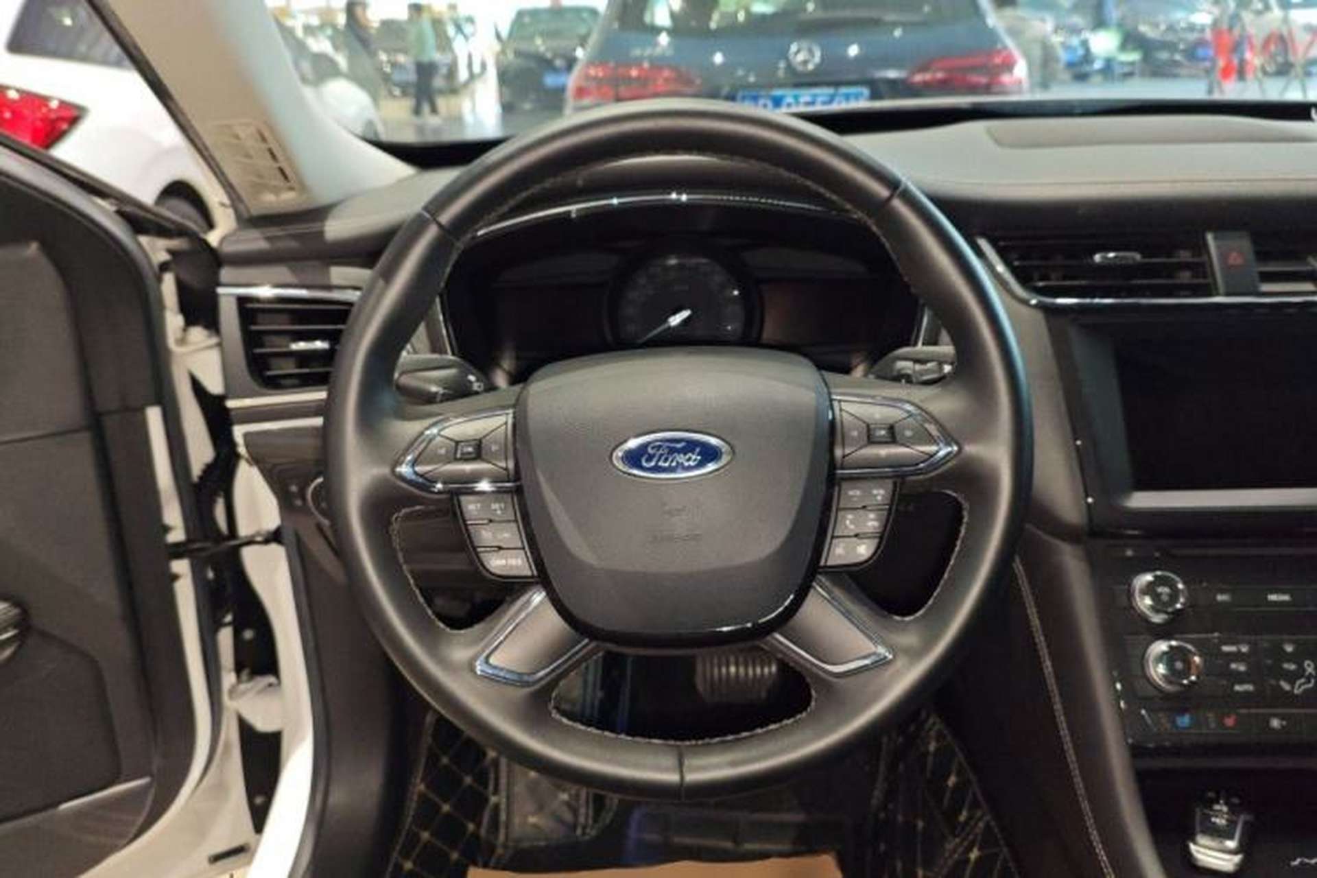 Used Ford Taurus 2017 EcoBoost 245 Fashion Edition Steering Wheel