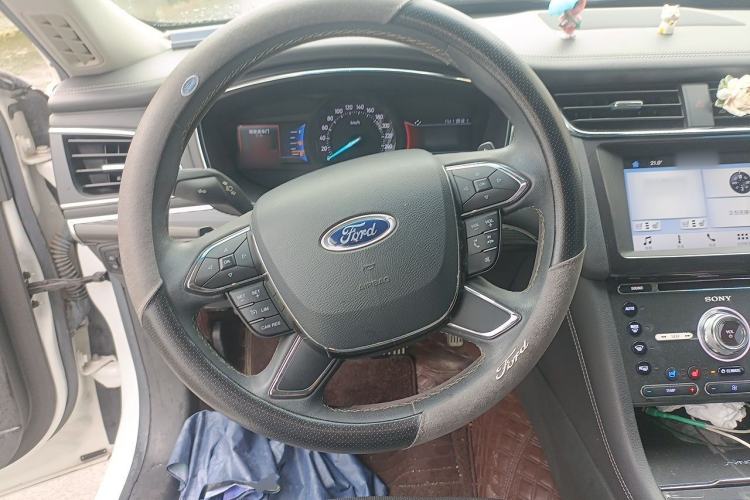 Used Ford Taurus 2017 Facelifted EcoBoost 245 Luxury Version Steering Wheel