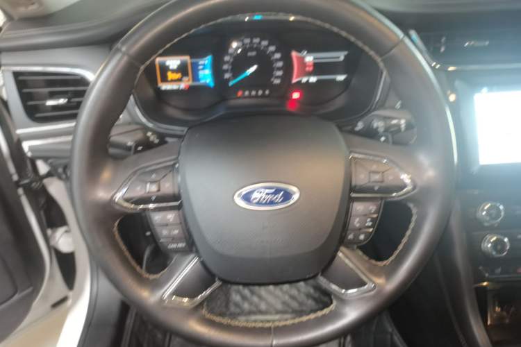 Used Ford Taurus 2017 EcoBoost 245 Fashion Edition Steering Wheel
