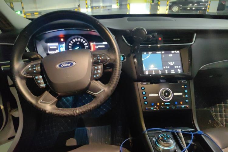 Used Ford Taurus 2017 EcoBoost 245 Luxury Model Steering Wheel