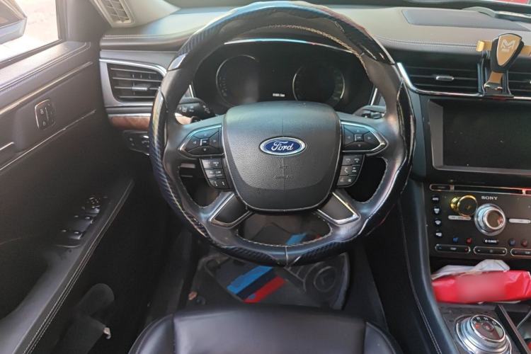 Used Ford Taurus 2017 EcoBoost 245 Flagship Model Steering Wheel