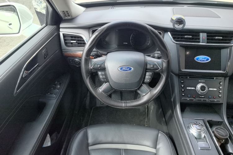 Used Ford Taurus 2017 EcoBoost 325 V6 Flagship Model Steering Wheel