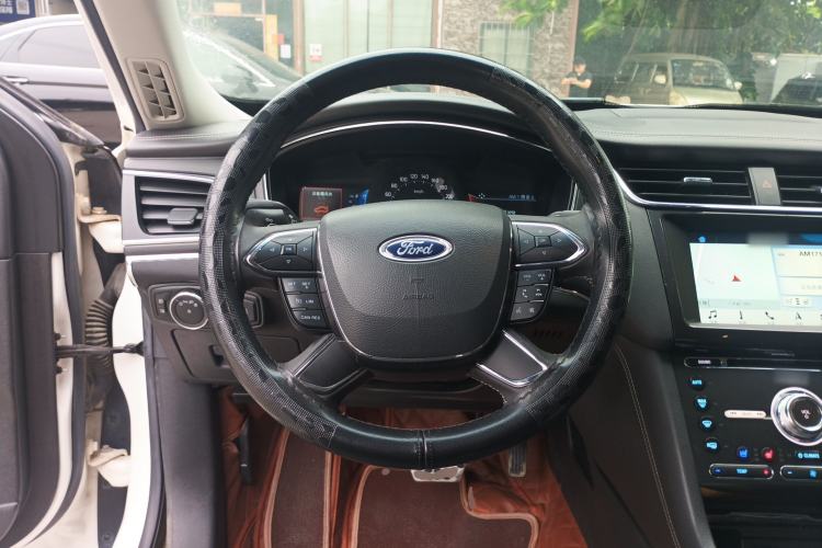Used Ford Taurus 2017 EcoBoost 245 Luxury Model Steering Wheel