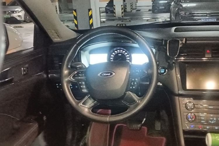 Used Ford Taurus 2017 EcoBoost 245 Fashion Edition Steering Wheel
