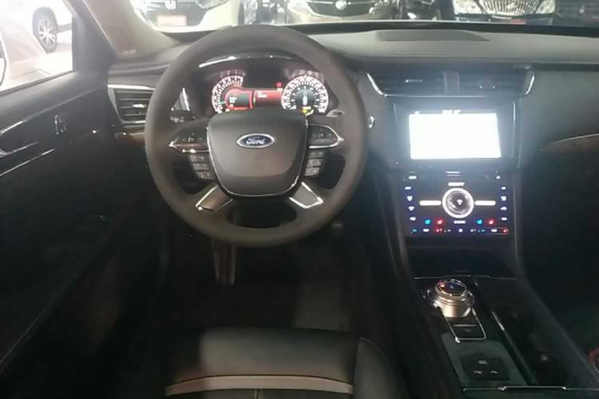 Used Ford Taurus 2017 EcoBoost 245 Flagship Model Steering Wheel