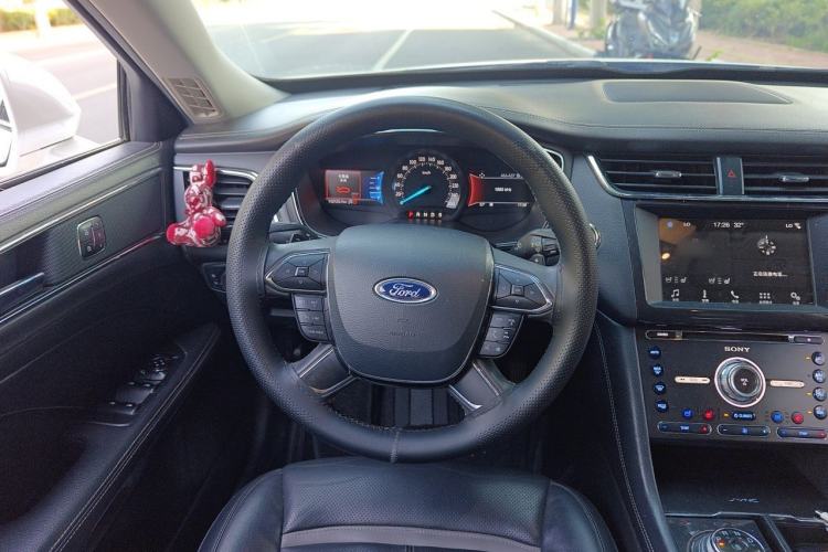 Used Ford Taurus 2017 EcoBoost 245 Luxury Model Steering Wheel