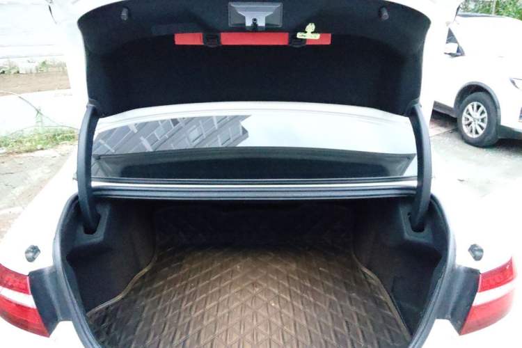 Used Ford Taurus 2017 EcoBoost 245 Luxury Model Trunk
