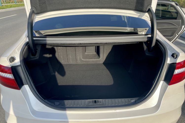 Used Ford Taurus 2017 EcoBoost 245 Luxury Model Trunk