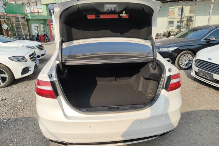 Used Ford Taurus 2017 EcoBoost 245 Fashion Edition Trunk