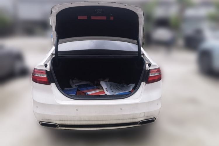 Used Ford Taurus 2017 EcoBoost 245 Fashion Edition Trunk