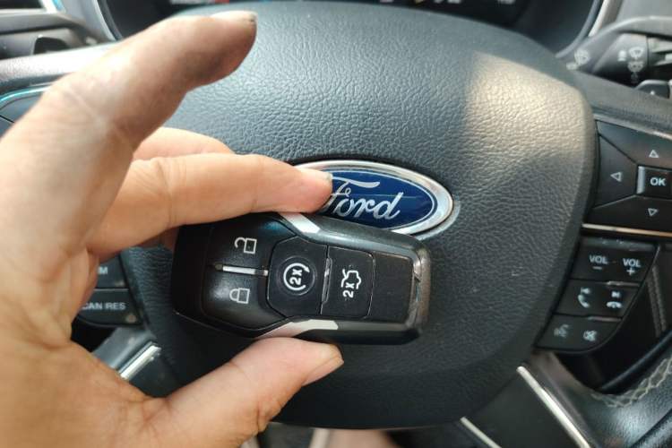 Used Ford Taurus 2017 EcoBoost 245 Fashion Edition Vehicle Key