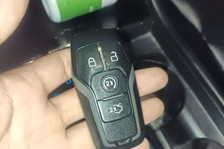 Used Ford Taurus 2017 EcoBoost 245 Fashion Edition Vehicle Key