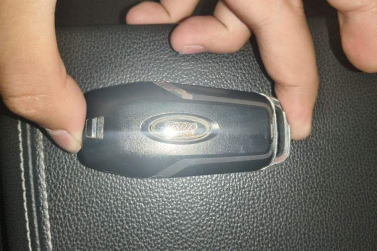 Used Ford Taurus 2017 EcoBoost 245 Fashion Edition Vehicle Key