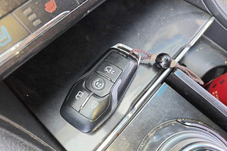 Used Ford Taurus 2017 EcoBoost 245 Fashion Edition Vehicle Key
