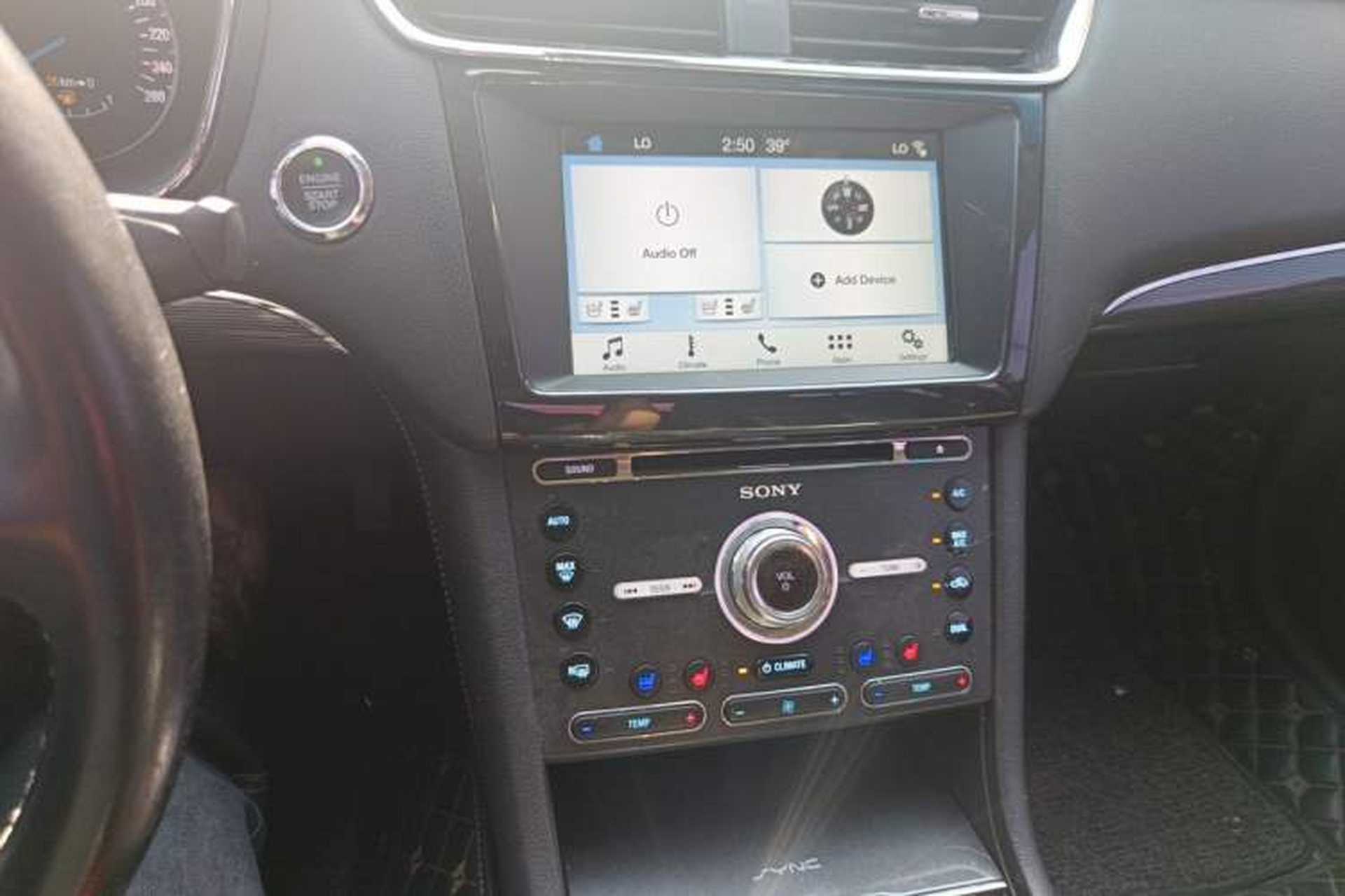 Used Ford Taurus 2018 EcoBoost 245 Premier Edition China VI Standard Audio And AC Panel