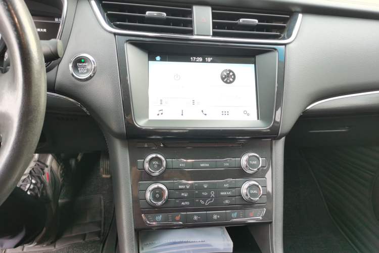 Used Ford Taurus 2018 EcoBoost 245 Fashion Edition China V Standard Audio And AC Panel