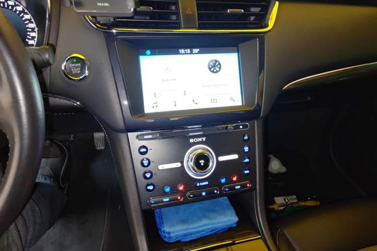 Used Ford Taurus 2018 EcoBoost 245 Premier Edition China VI Standard Audio And AC Panel