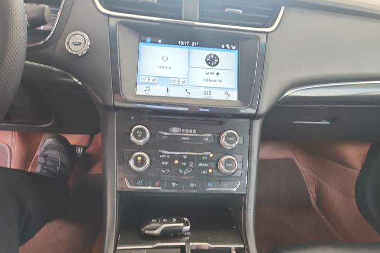 Used Ford Taurus 2018 EcoBoost 245 Fashion Edition China V Standard Audio And AC Panel