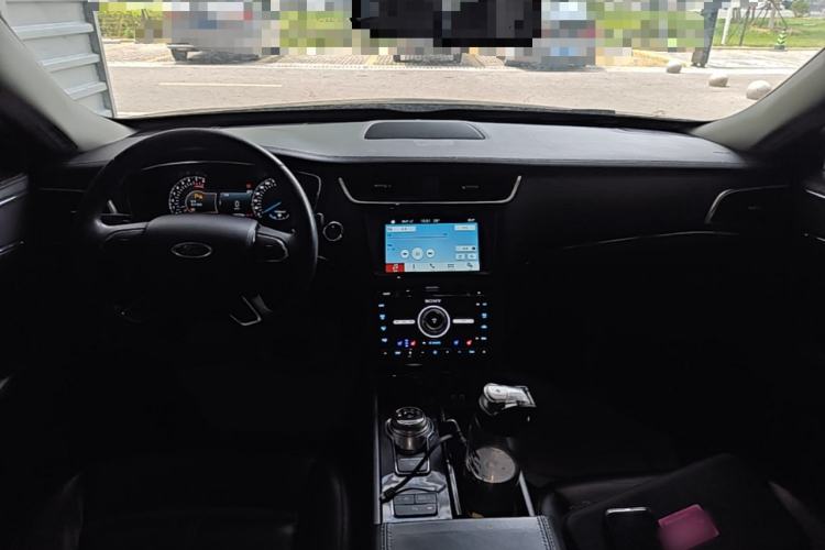 Used Ford Taurus 2018 EcoBoost 245 Premier Edition China V Standard Center Console